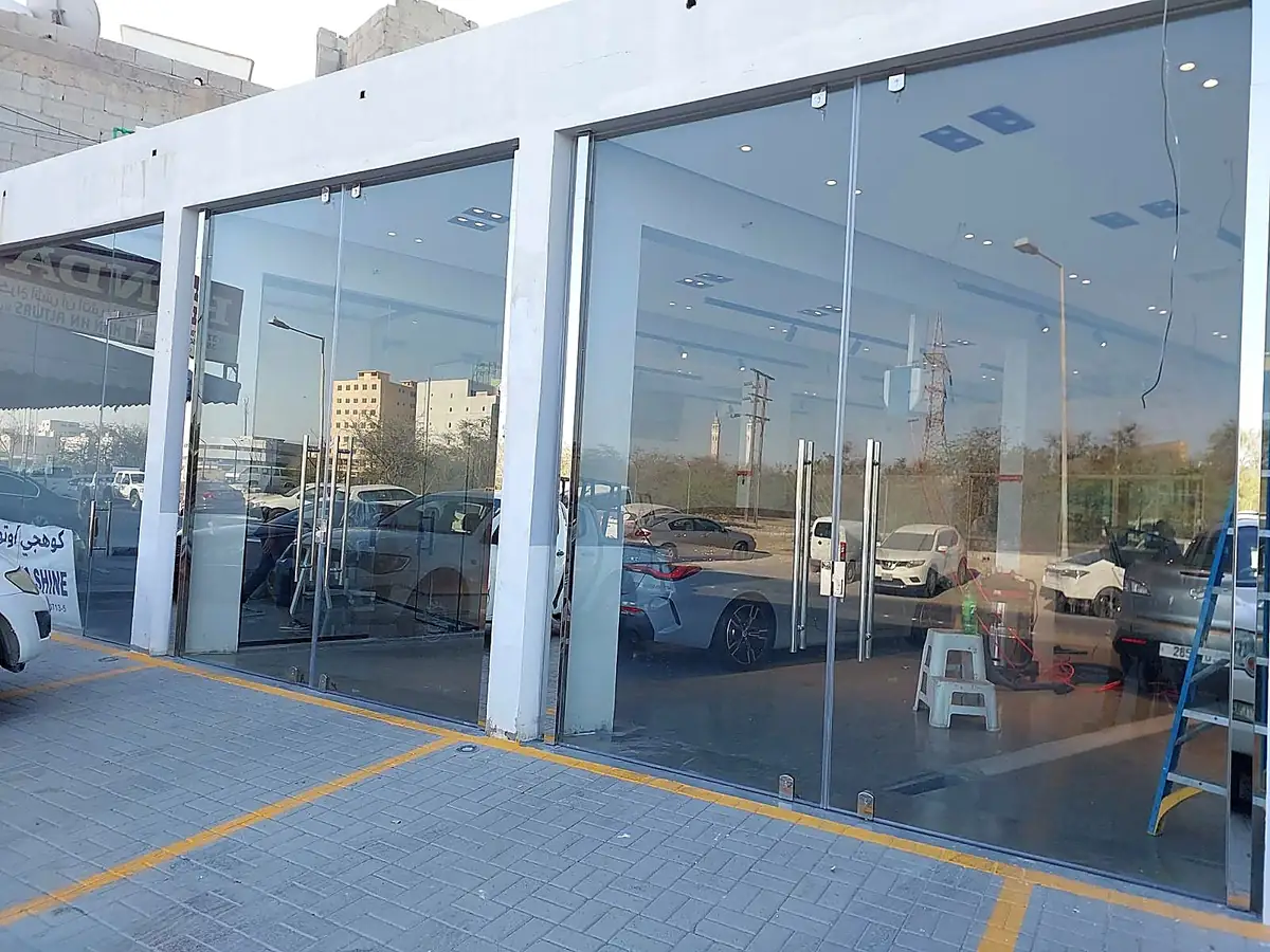 Glass and aluminium shopfront facade